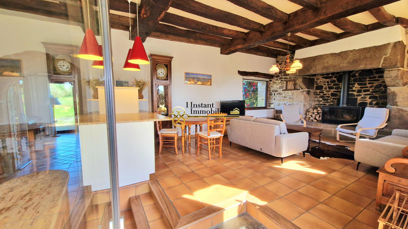 Demeure - 240 m² - 9 pièces