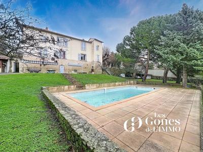 Appartement - 186 m² - 5 pièces