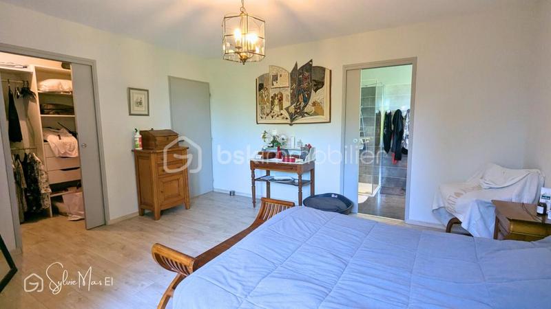 Maison - 313 m² - 10 pièces