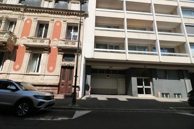 Parking / Garage - 12 m²