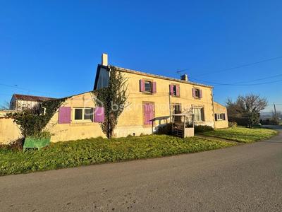 Maison - 270 m² - 10 pièces