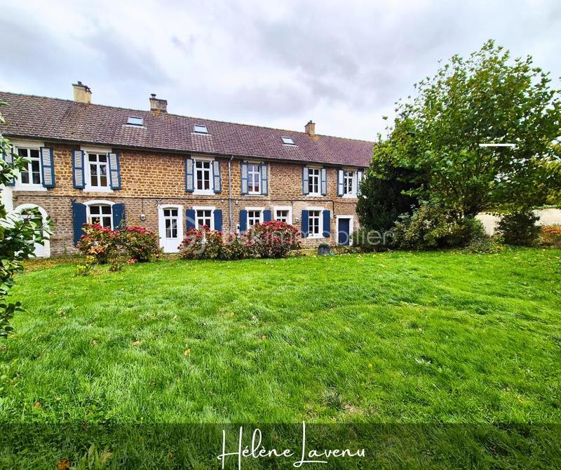 Propriété - 271 m² - 12 pièces