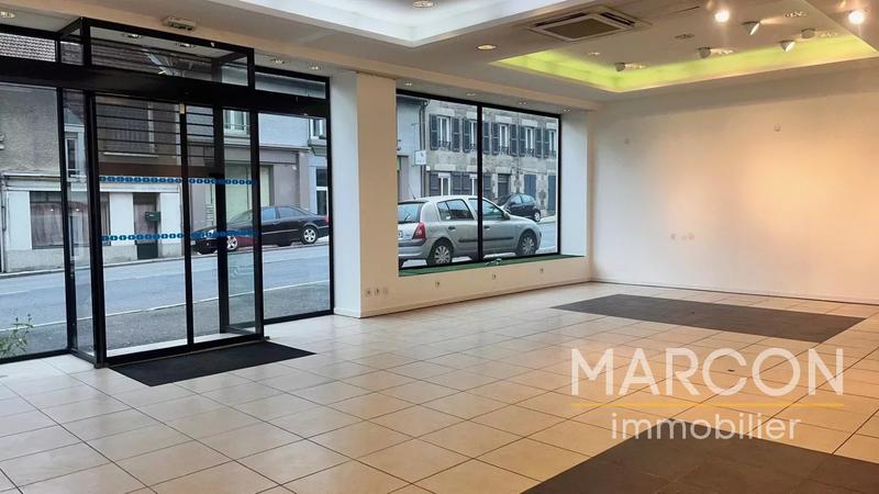 Local commercial - 124 m² - 6 pièces