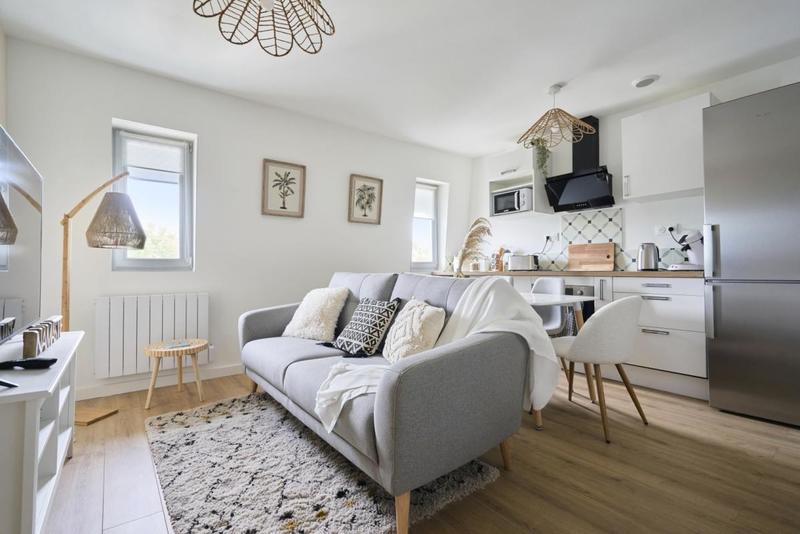 Appartement - 80 m² - 6 pièces