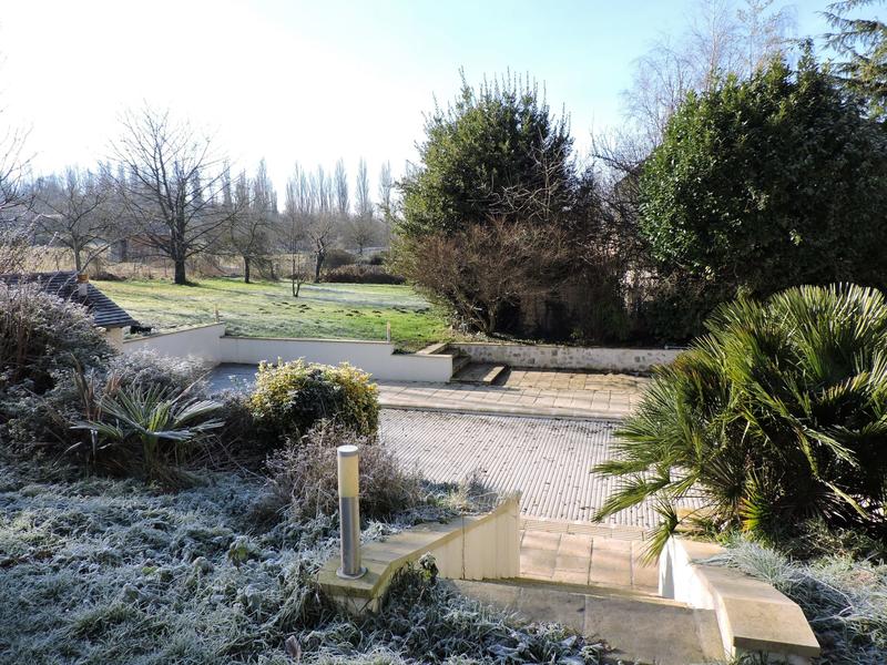 Maison - 329 m² - 12 pièces