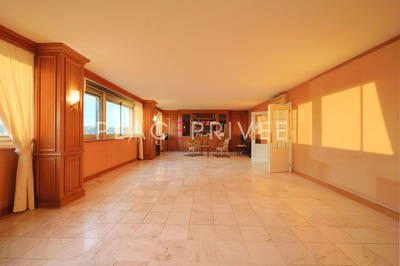 Appartement - 135 m² - 5 pièces