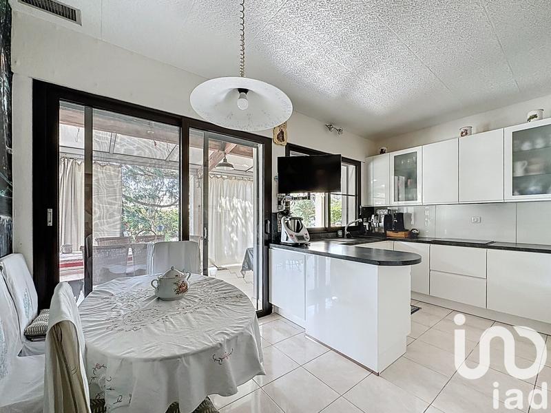 Maison - 227 m² - 8 pièces