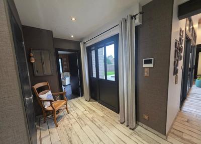 Maison - 210 m² - 6 pièces