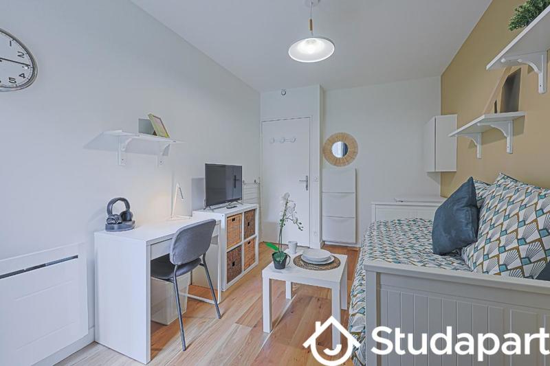 Chambre - 11 m² - 1 pièce