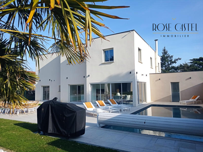 Maison contemporaine - 251 m² - 6 pièces