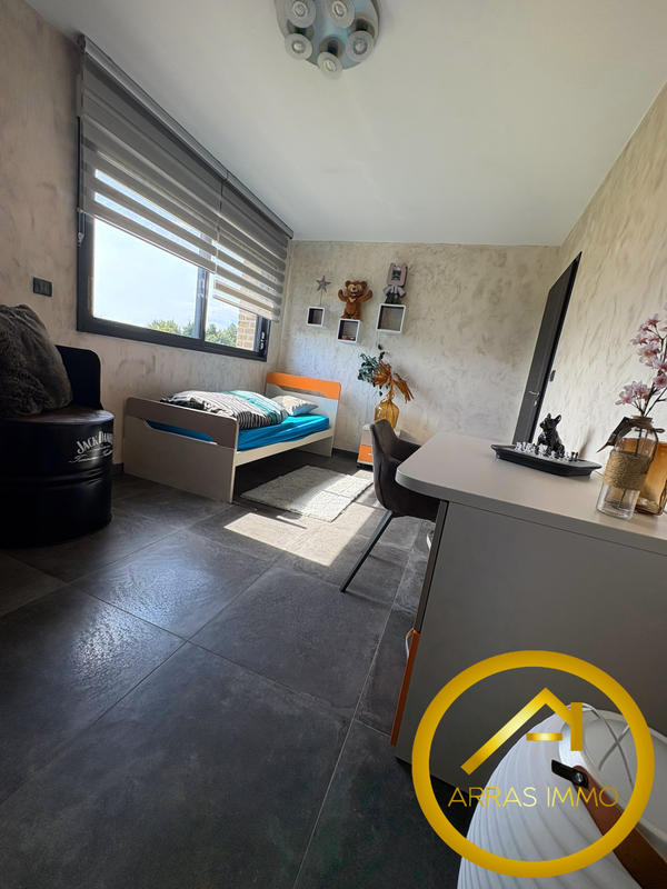 Maison - 208 m² - 8 pièces