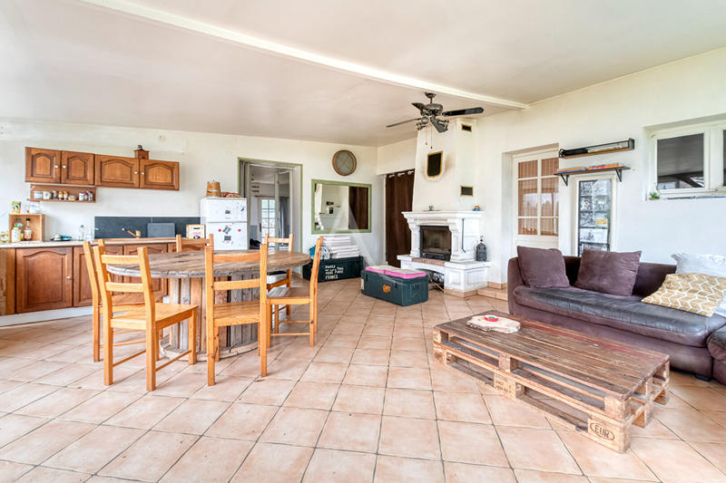 Maison - 171 m² - 7 pièces