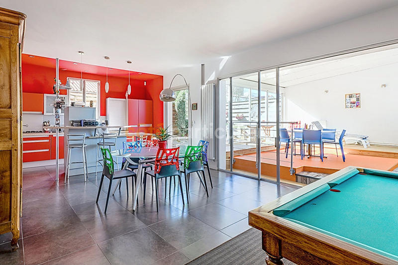 Maison - 378 m² - 14 pièces