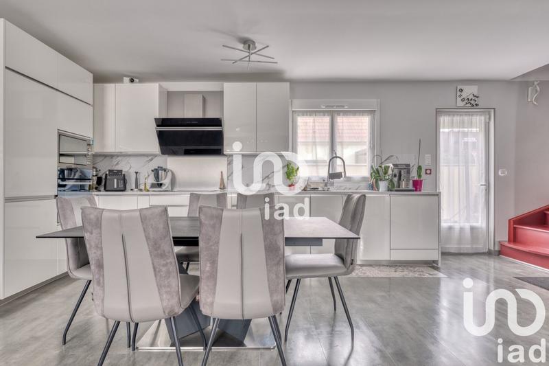 Maison - 98 m² - 4 pièces