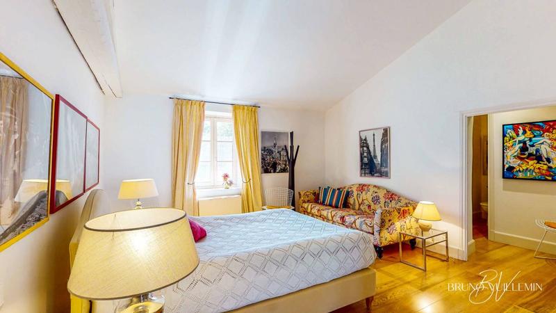 Demeure - 413 m² - 14 pièces