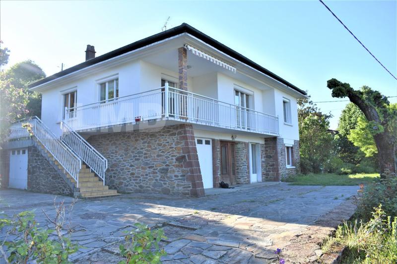 Maison - 139 m² - 9 pièces