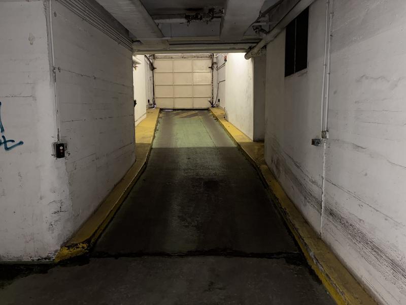 Parking / Garage - 12 m²