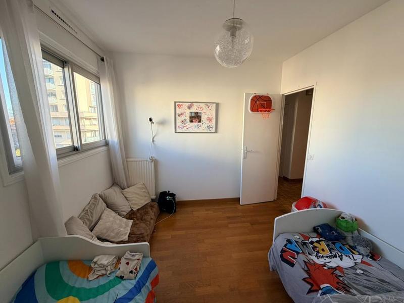 Appartement - 111 m² - 5 pièces
