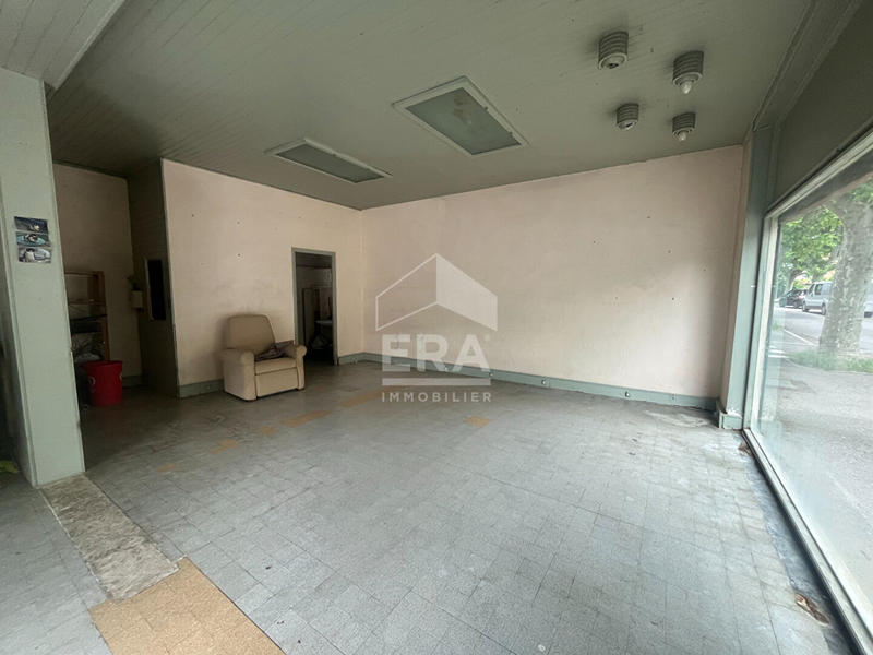 Local commercial - 80 m² - 3 pièces