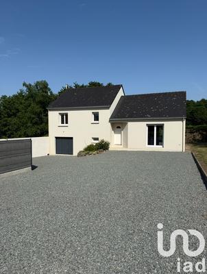 Maison - 93 m² - 5 pièces