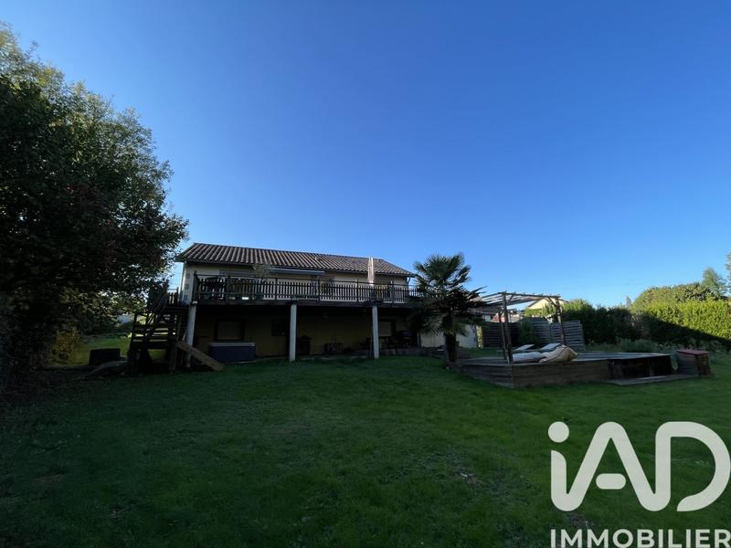 Maison - 200 m² - 7 pièces