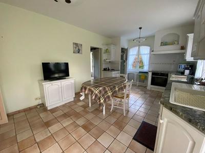 Maison - 306 m² - 8 pièces