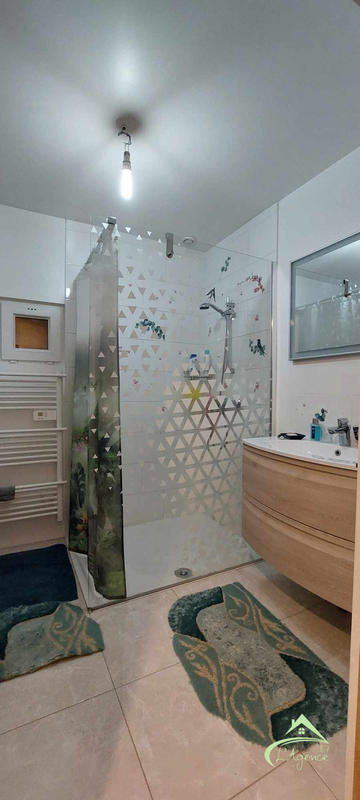 Maison traditionnelle - 100 m² - 5 pièces