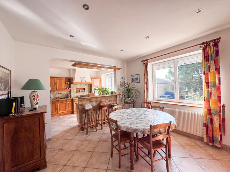 Maison - 223 m² - 8 pièces