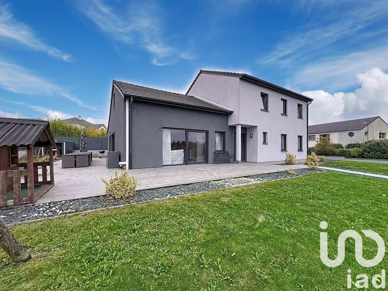 Maison - 230 m² - 6 pièces