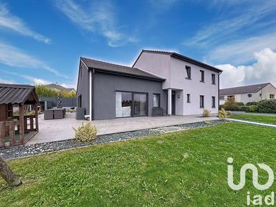 Maison - 230 m² - 6 pièces