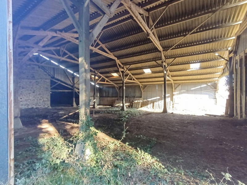 Corps de ferme - 660 m² - 1 pièce