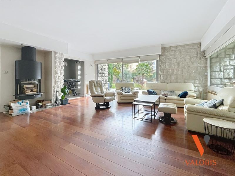 Maison - 171 m² - 6 pièces