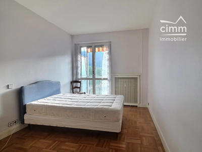 Appartement - 81 m² - 3 pièces