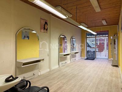 Local commercial - 89 m² - 3 pièces