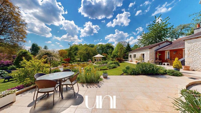 Maison - 400 m² - 7 pièces