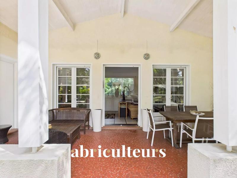 Maison - 174 m² - 10 pièces