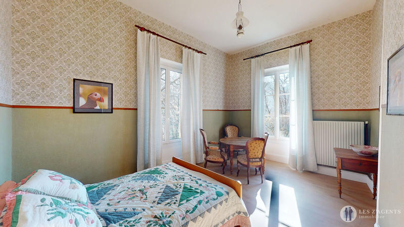 Maison - 290 m² - 13 pièces