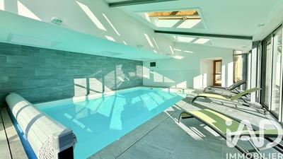 Maison - 209 m² - 8 pièces