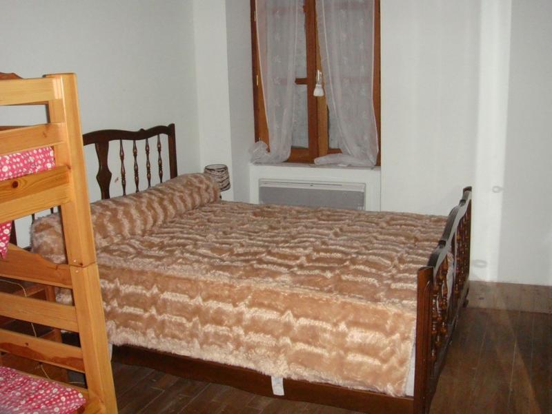 Maison - 1 m² - 6 pièces