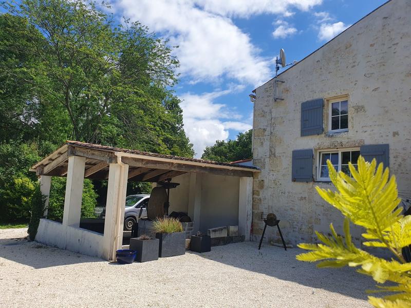 Maison - 210 m² - 7 pièces