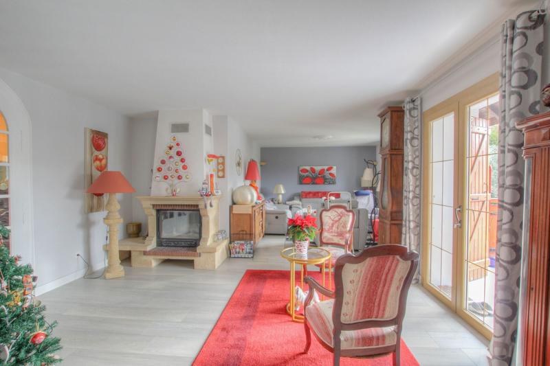 Maison - 142 m² - 6 pièces