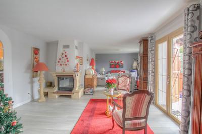 Maison - 142 m² - 6 pièces