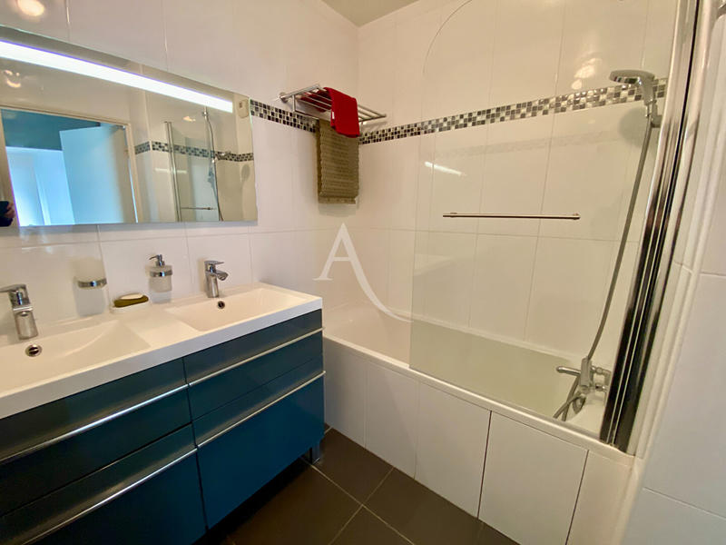 Appartement - 90 m² - 4 pièces