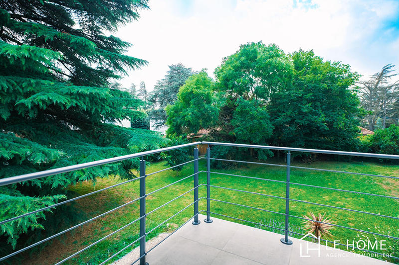 Maison - 195 m² - 8 pièces