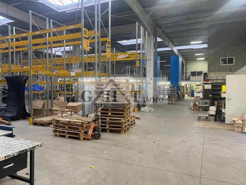 Entrepôt - 4 542 m²