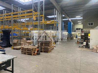 Entrepôt - 4 542 m²