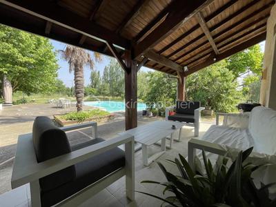 Maison traditionnelle - 270 m² - 7 pièces