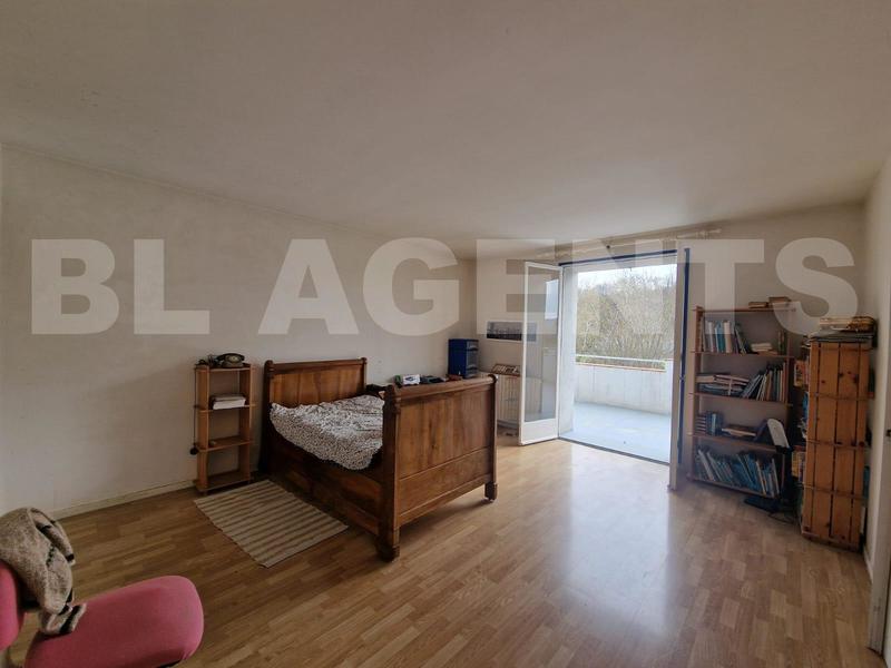 Maison - 280 m² - 8 pièces