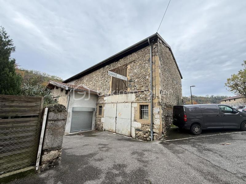 Entrepôt - 194 m² - 1 pièce