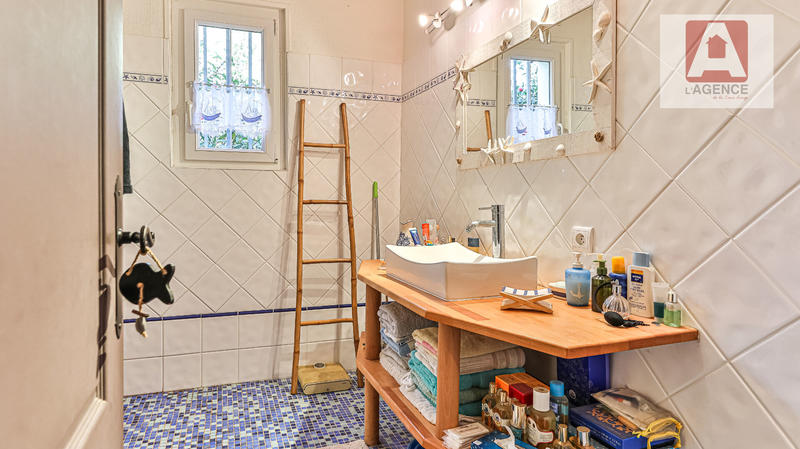 Maison - 346 m² - 8 pièces